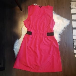 Jacob V-Neck Sleeveless Dress with Cinched Waist In Fuschia Size L